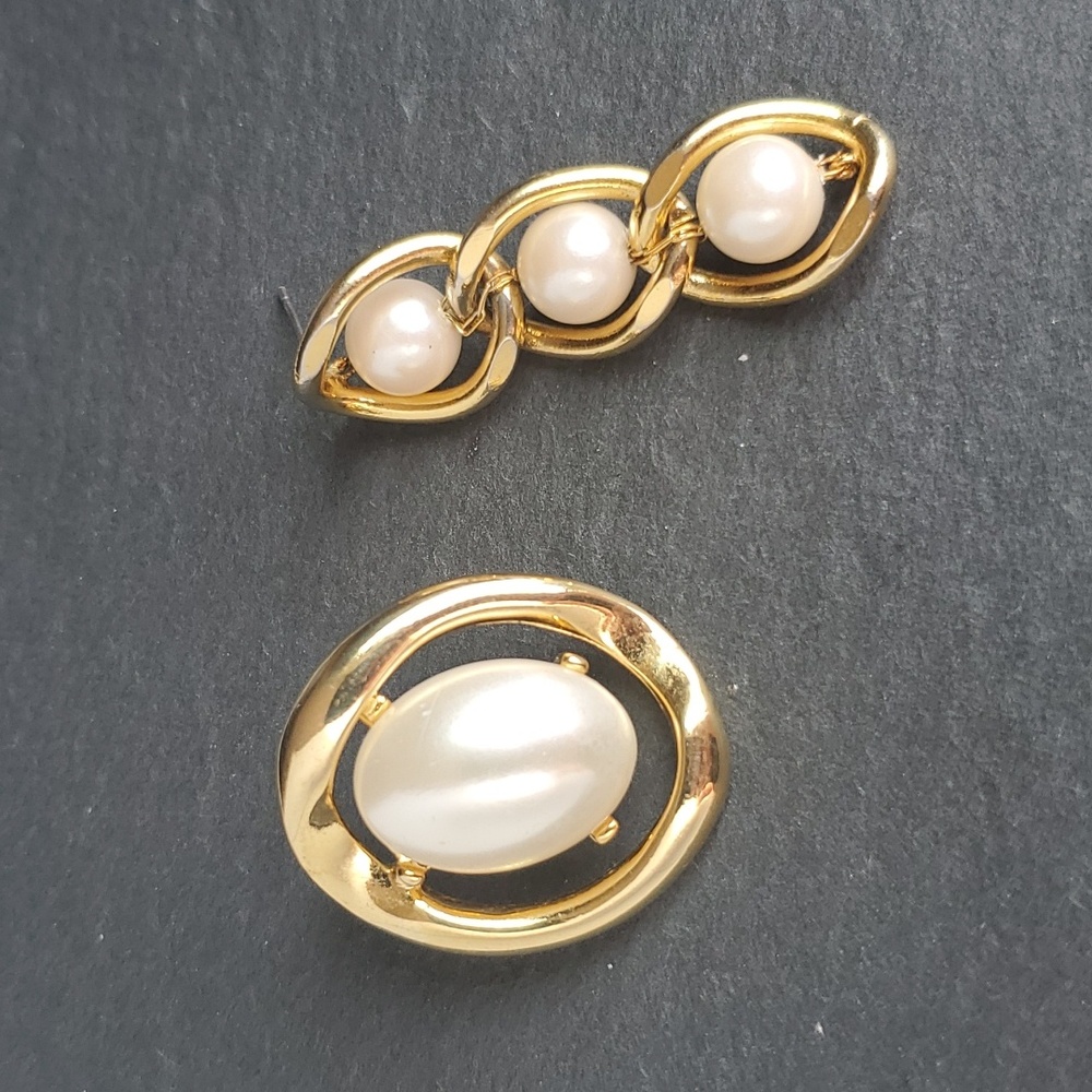Unmatched Faux pearl Chain Gold tone earrings